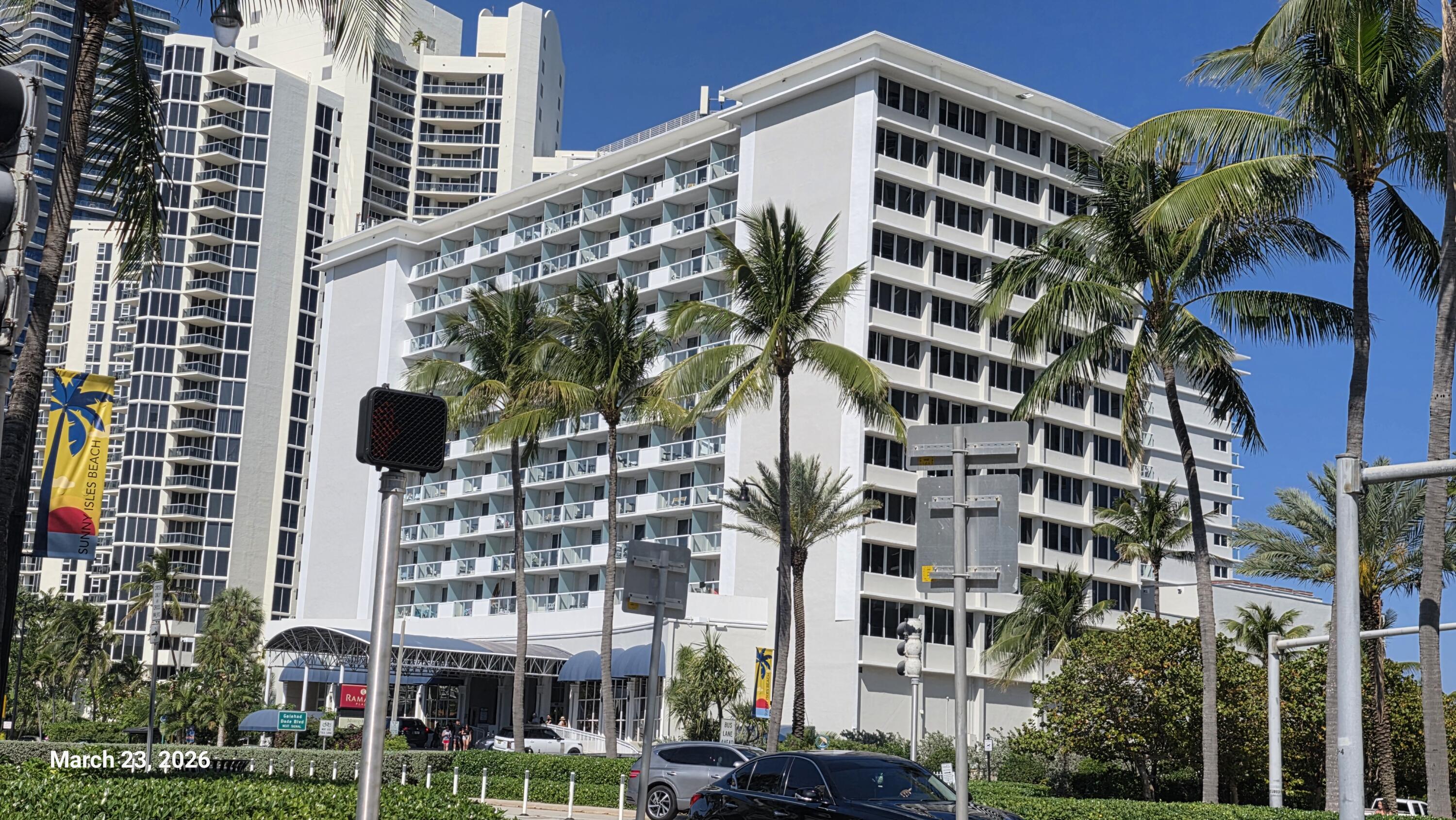 19201 Collins Avenue 105 — photo