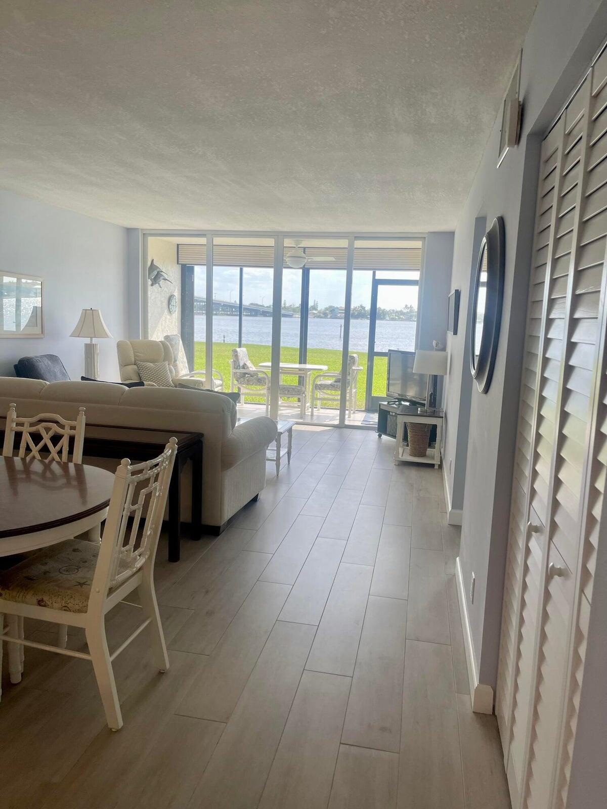 1950 SW Palm City Road 13104 — photo