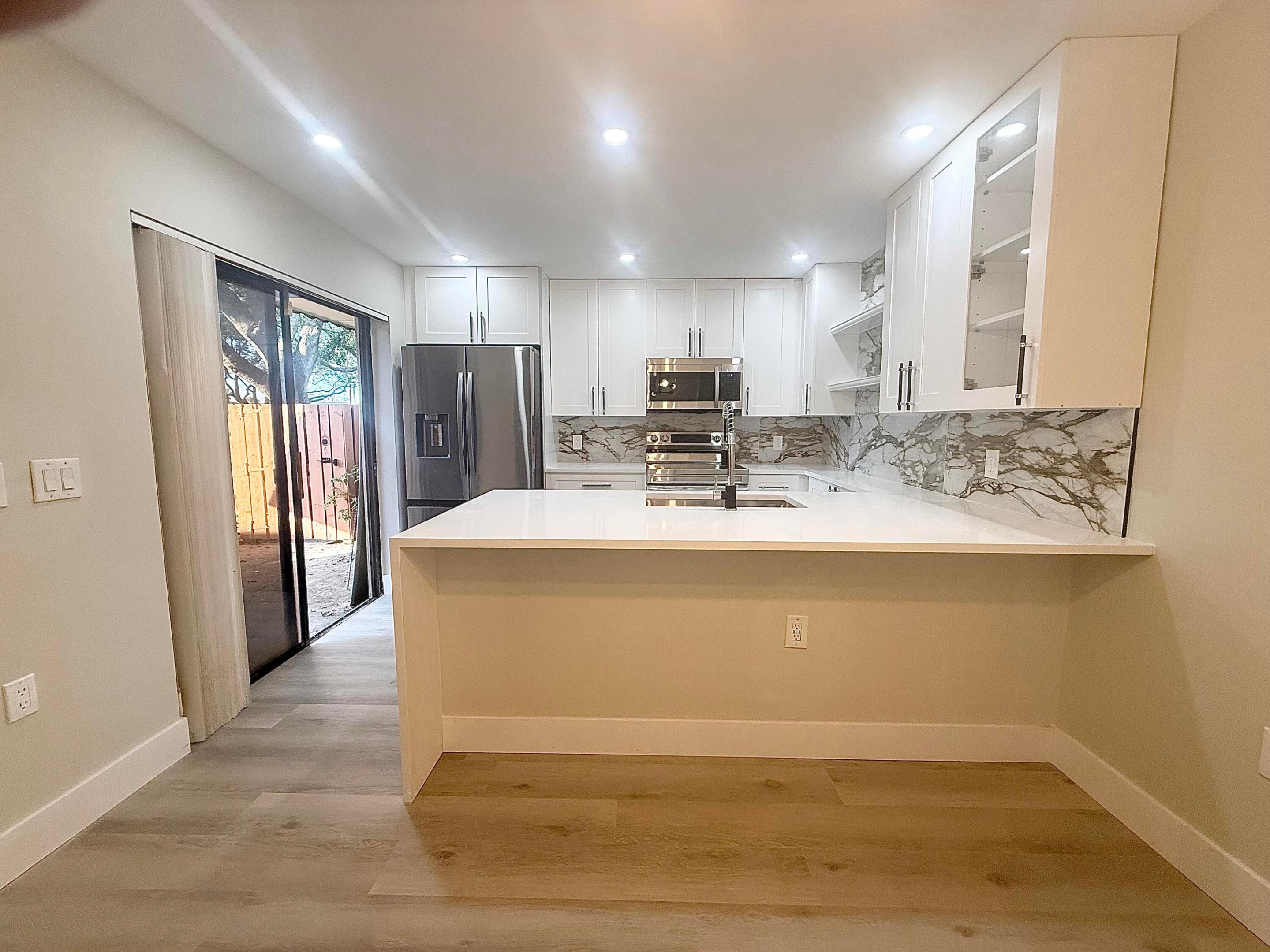 205 Charter Way — photo