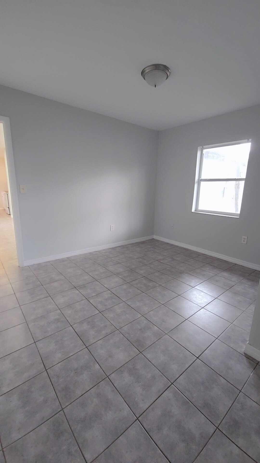 621 NW 5th Avenue Unit 4 — photo