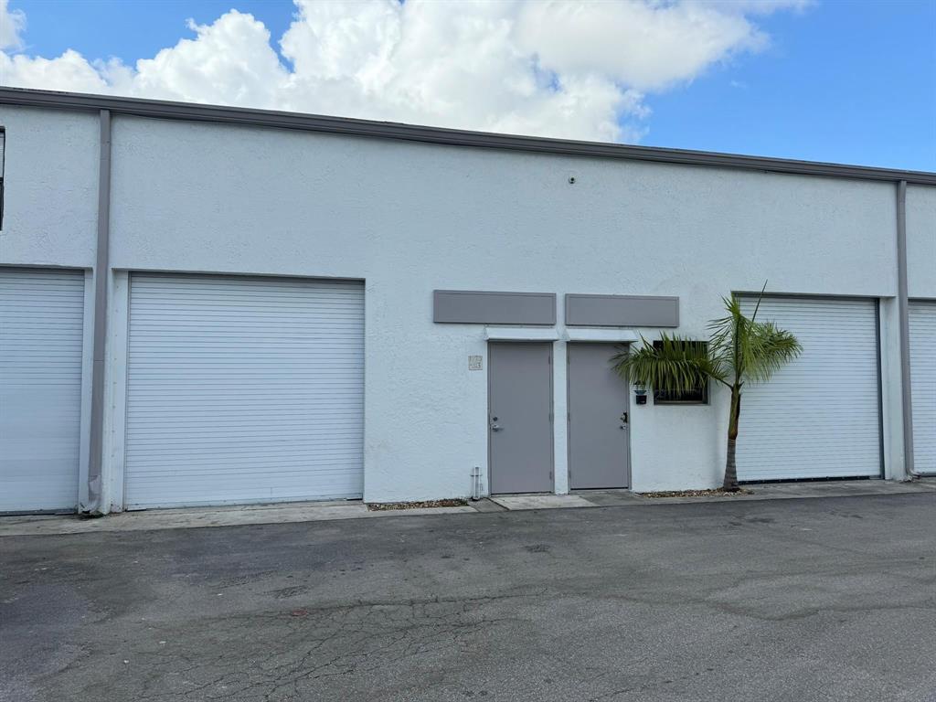 1773 Blount Road 313 — photo