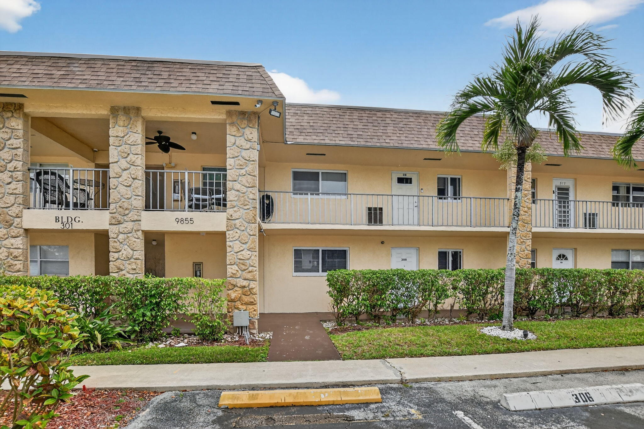 9855 Sandalfoot Boulevard Apt 317 — photo