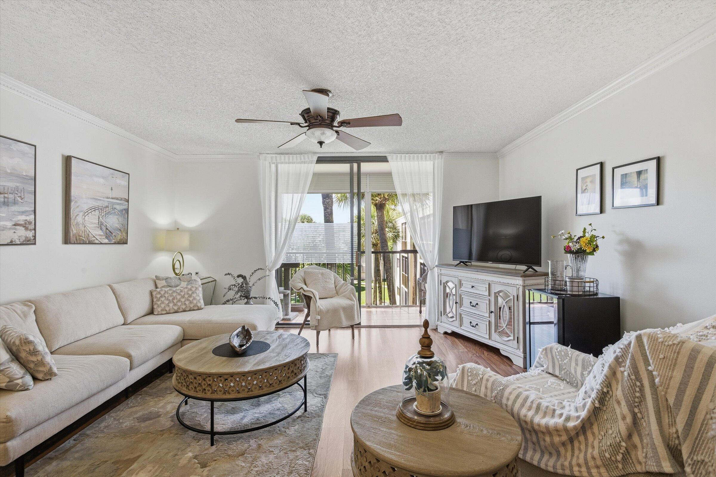 5370 Las Verdes Circle 303 — photo