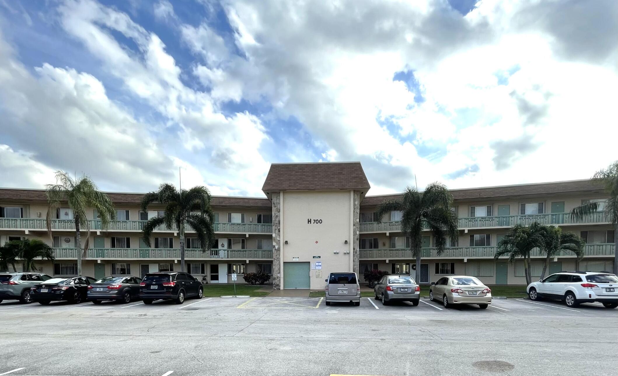 700 Village Green Court 319 — photo