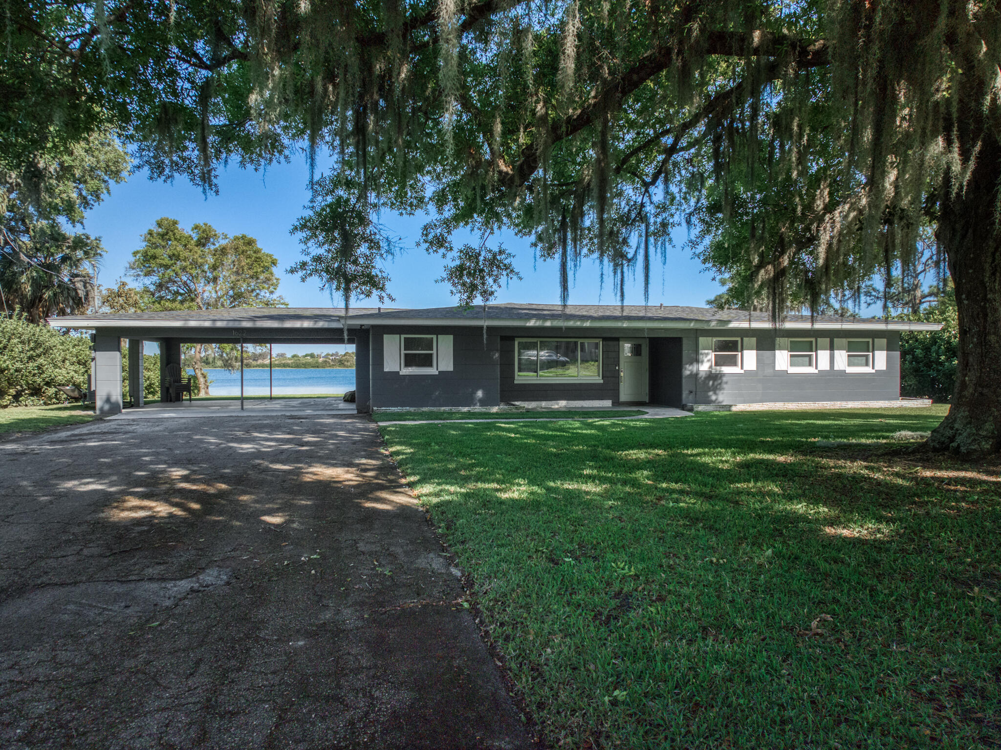 1622 W Dinner Lake Drive — photo