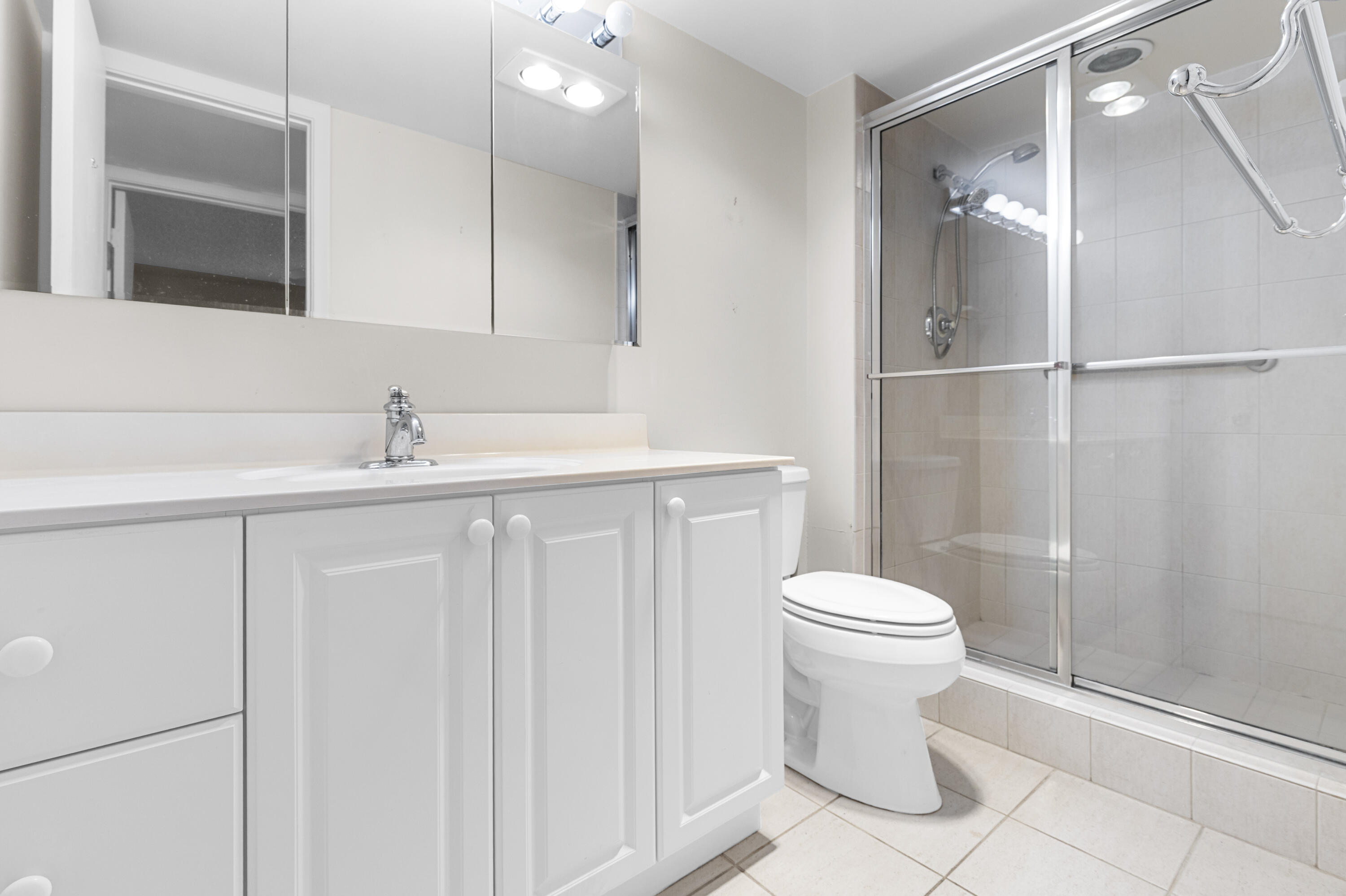 3043 Berkshire C — photo