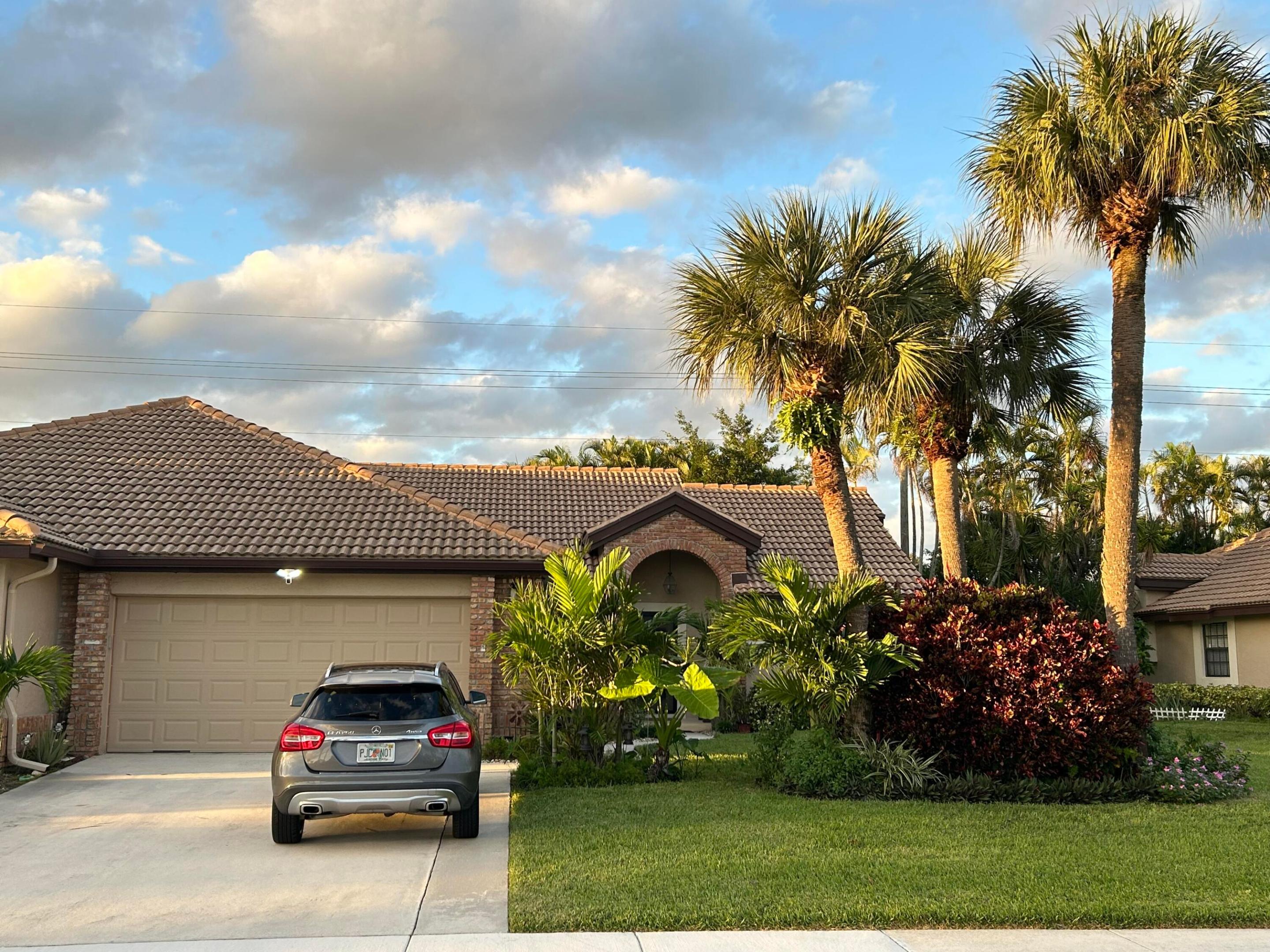 7207 Le Chalet Boulevard — photo