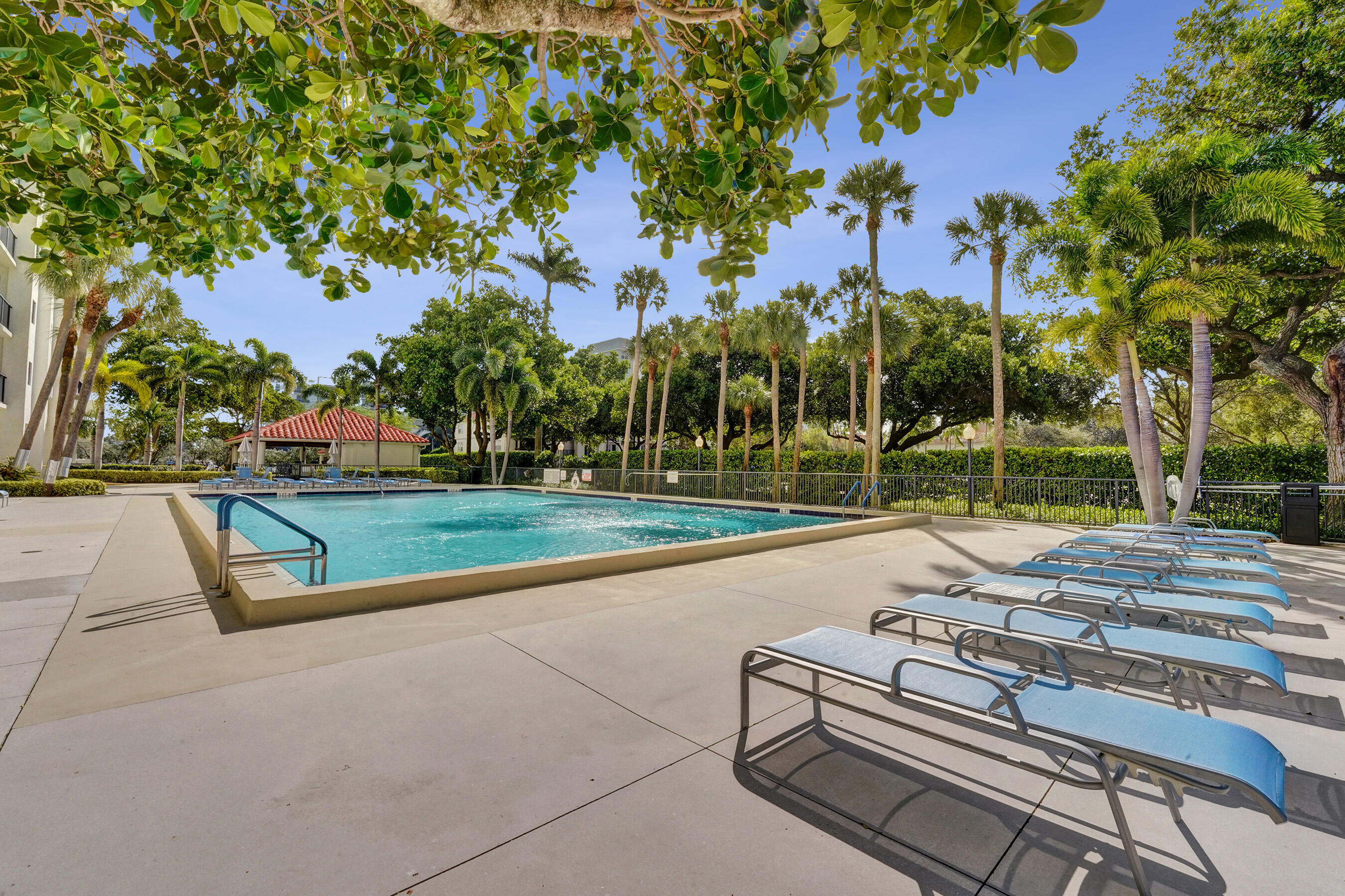 3200 Port Royale Drive N 701 — photo