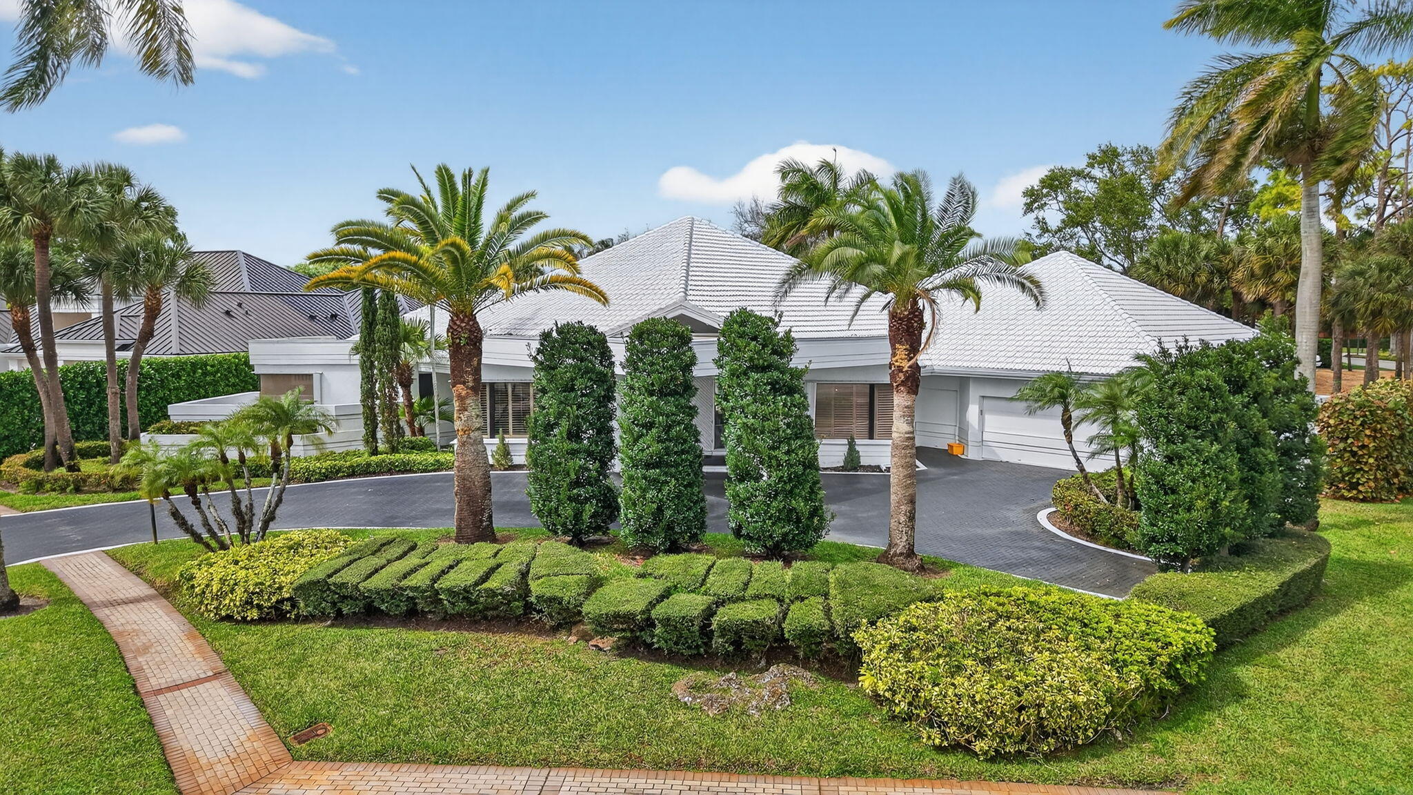 7215 Ballantrae Court — photo