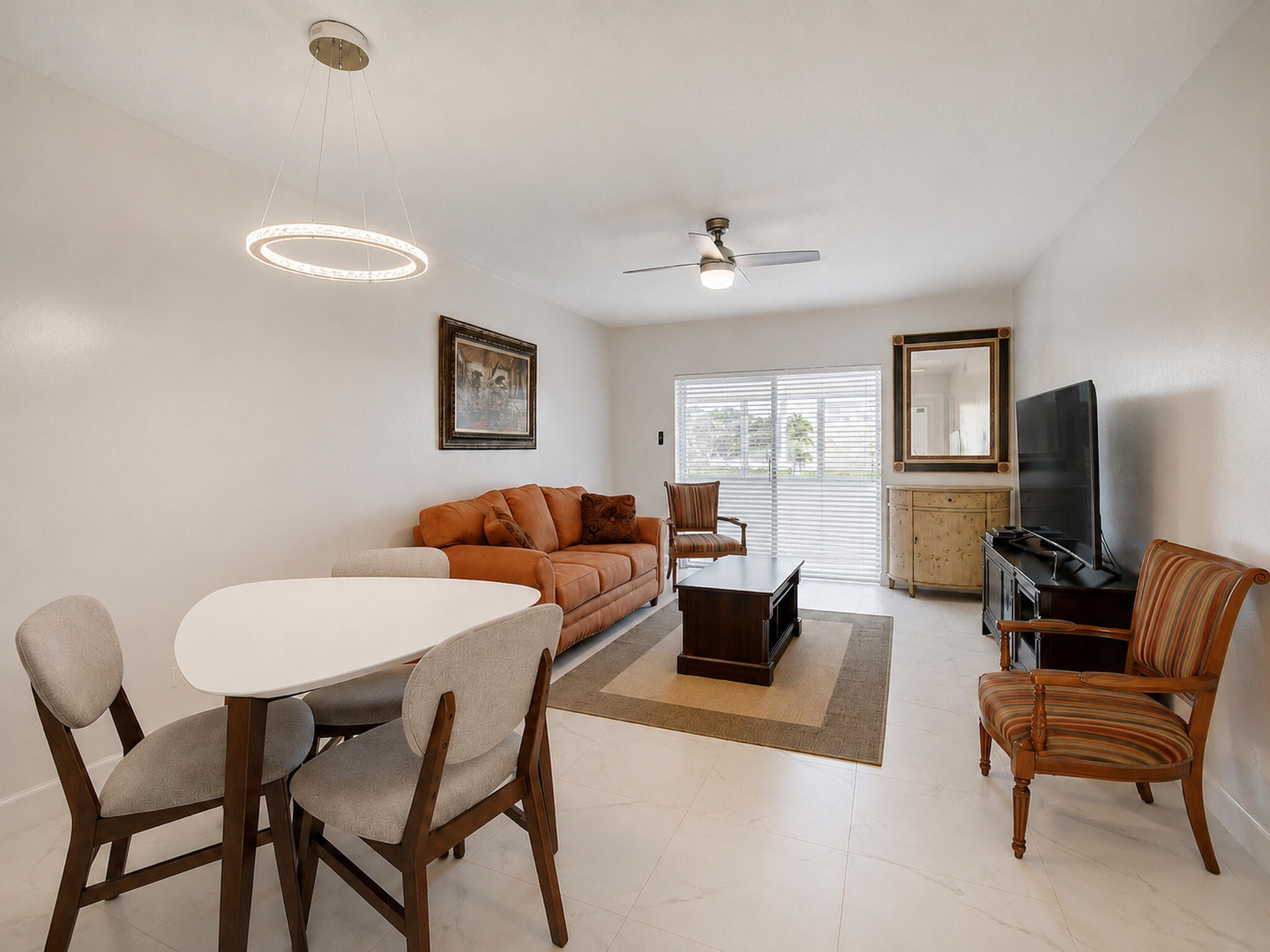 1115 Lake Terrace 208 — photo