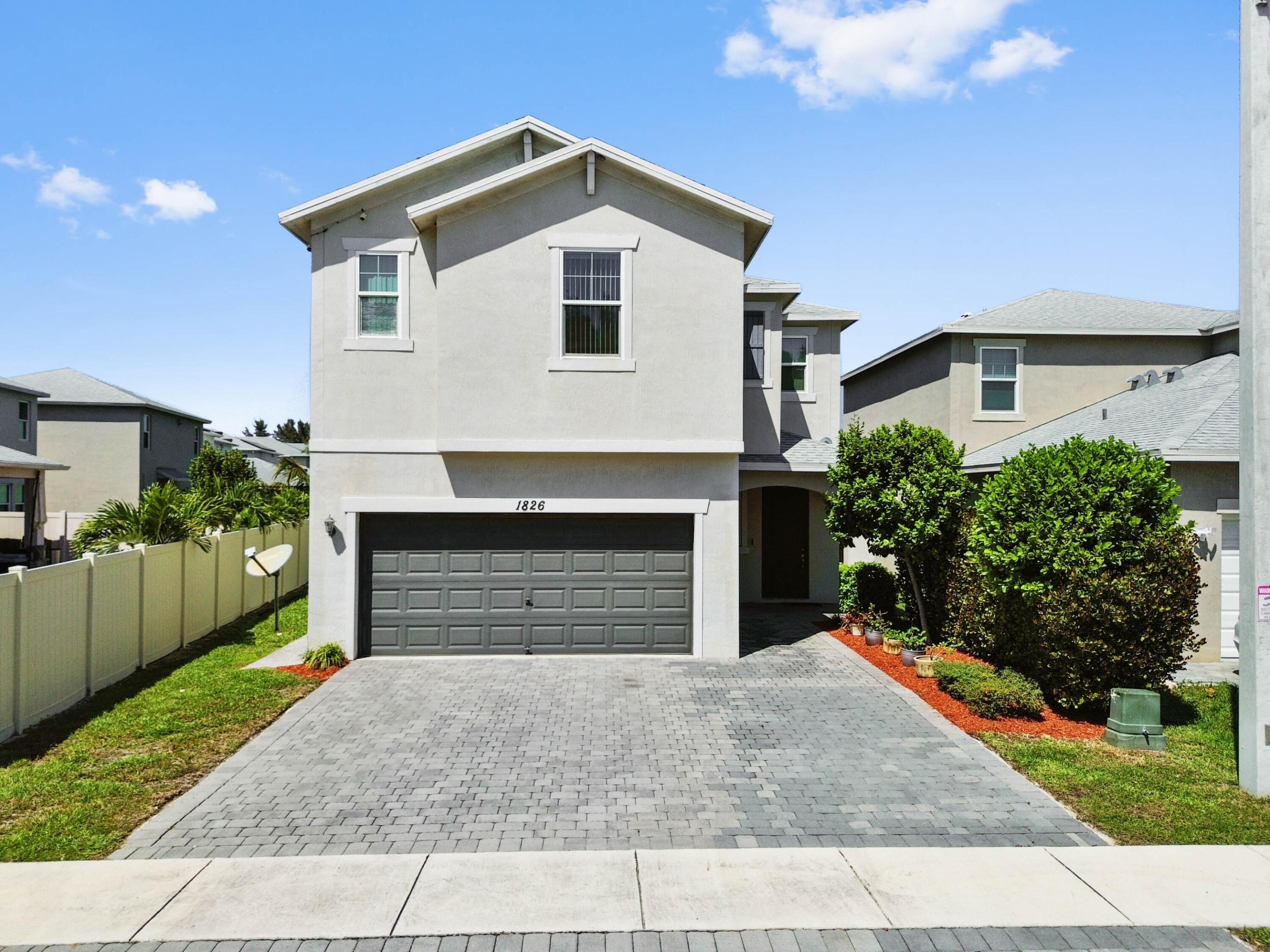 1826 Lake Cove Drive — photo