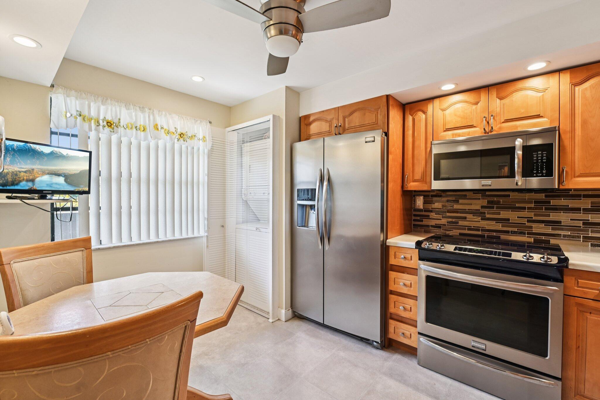1101 Colony Point Circle 404 — photo