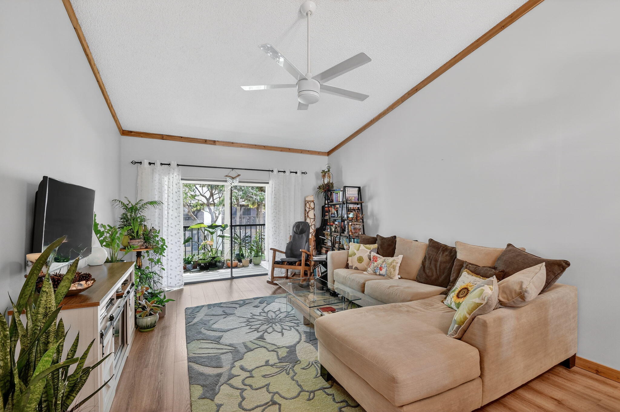 7855 Willow Spring Drive 725 — photo