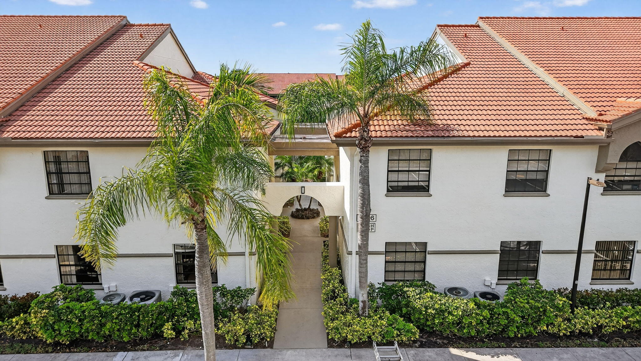 5226 Europa Drive H — photo