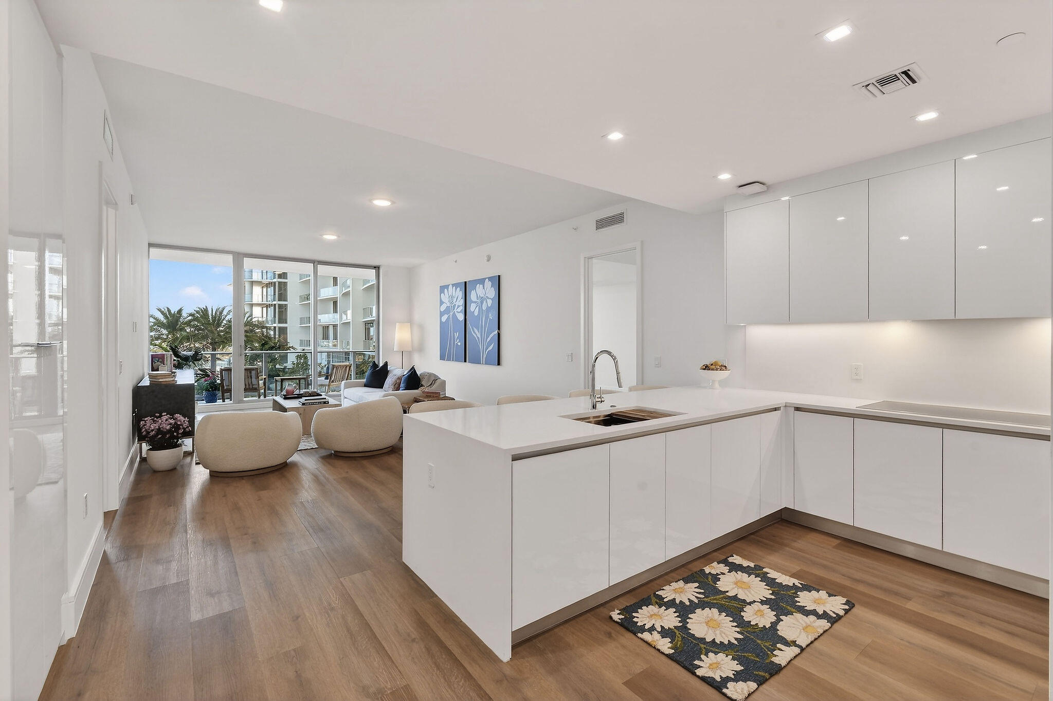 220 Lake Shore Drive 715 — photo