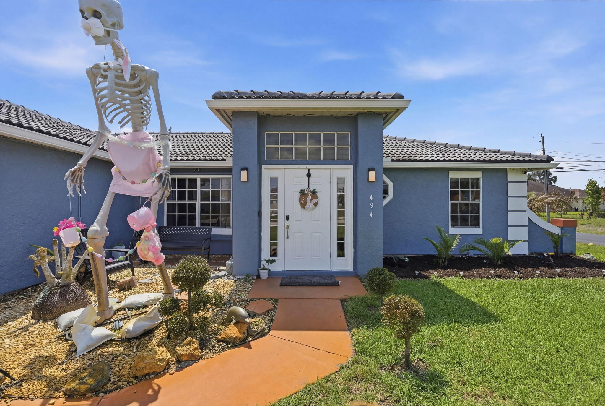 494 SW Paar Drive — photo