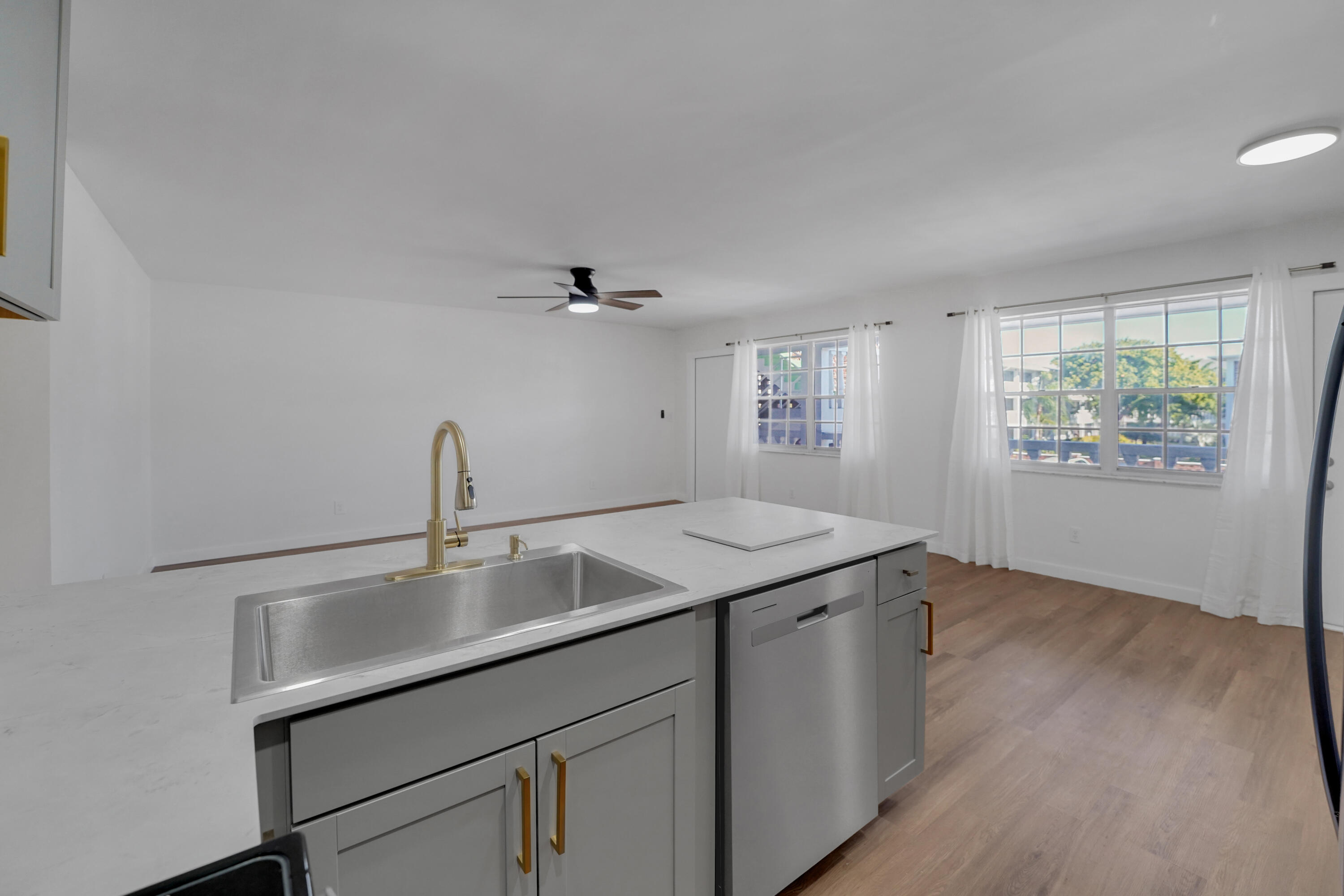 5203 NE 24th Terrace B207 — photo