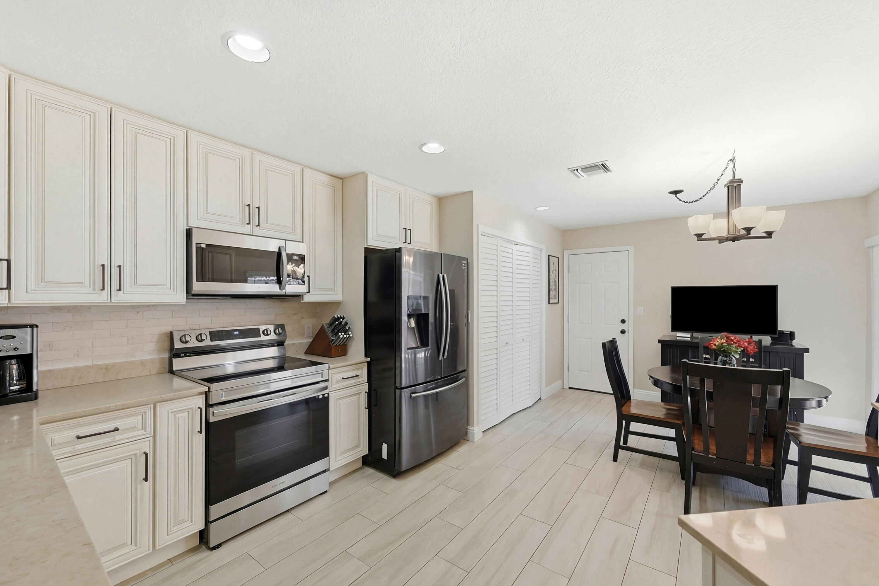 4115 Carriage Drive P2 — photo