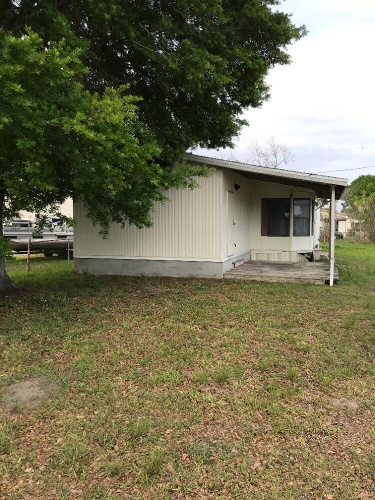 1095 Casey Lane — photo