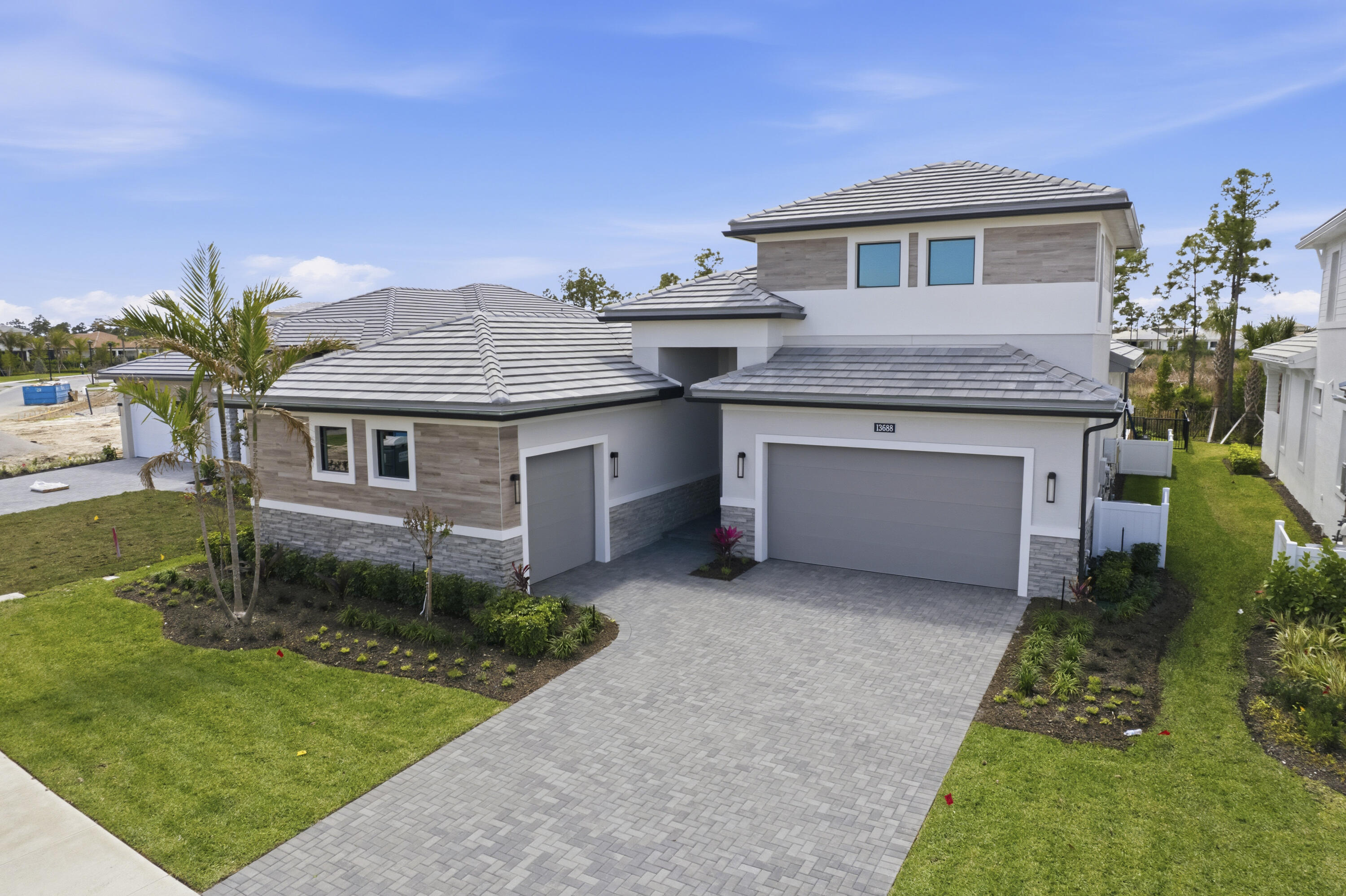 13688 Le Christine Drive — photo