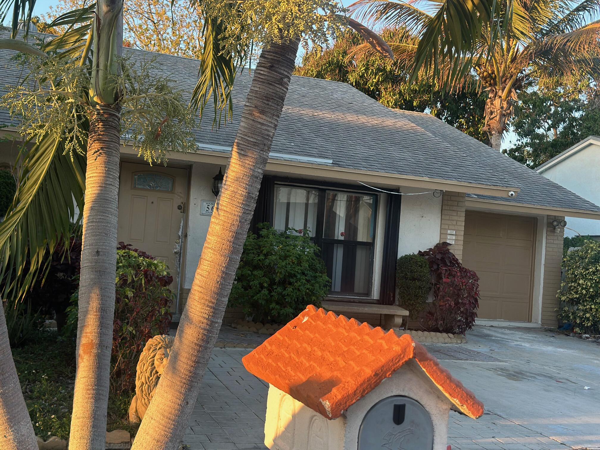 5654 E Ithaca Cir Circle E, Lake Worth, FL 33463