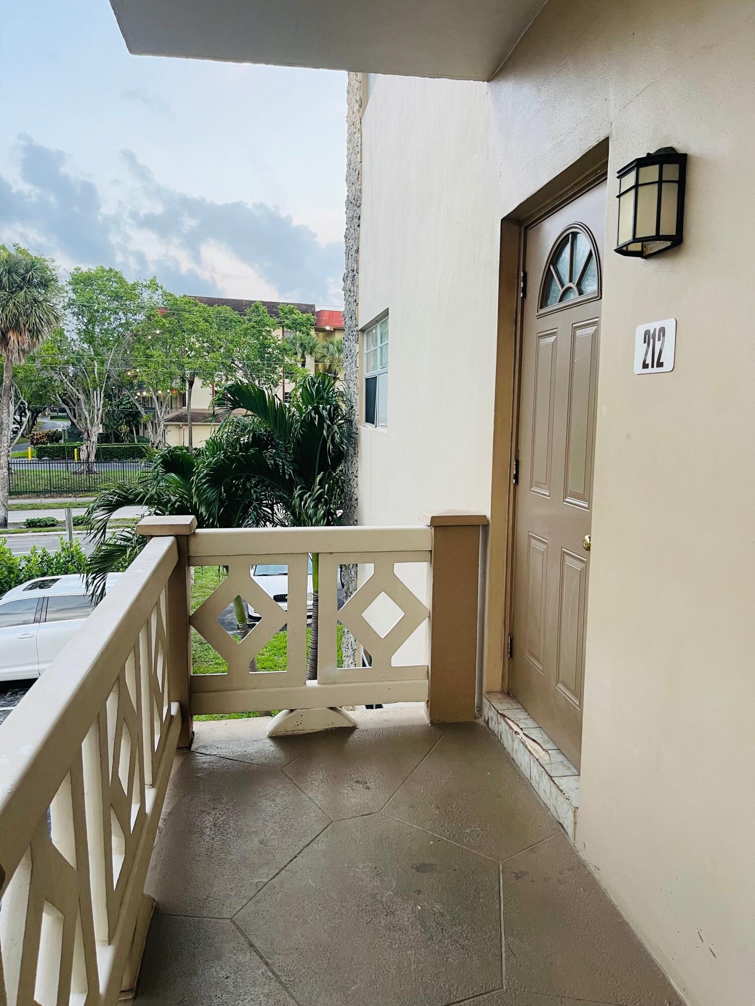 5051 W Oakland Park Boulevard W Unit E212 — photo