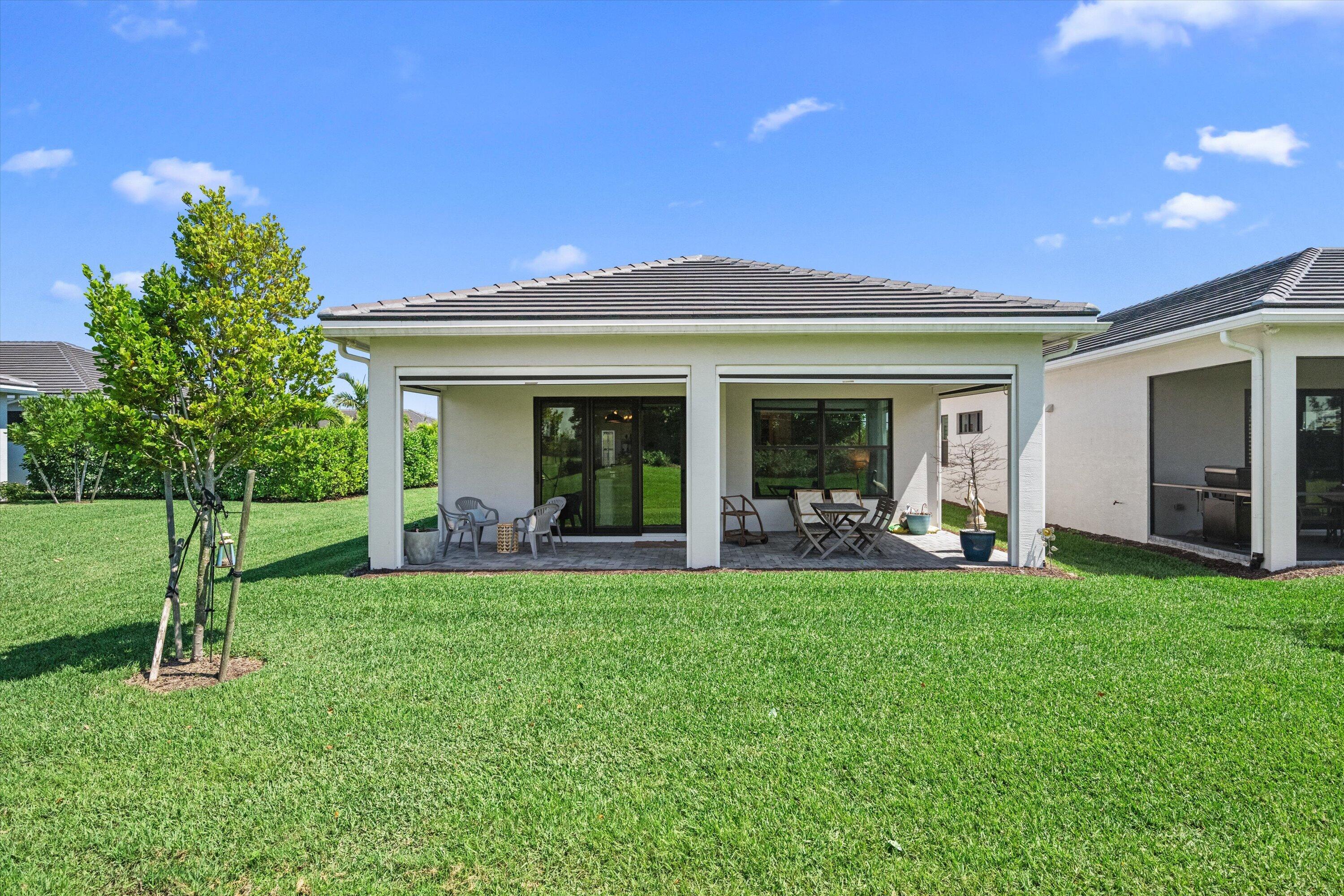 4786 Saint Armands Way — photo