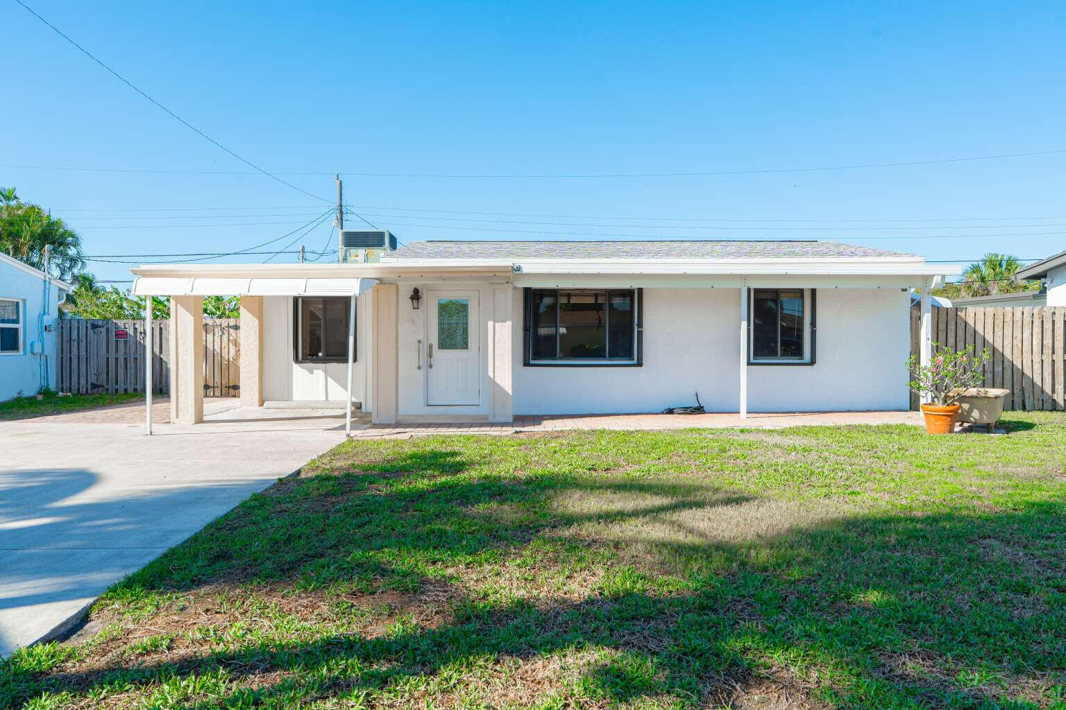 3110 Scanlan Avenue — photo