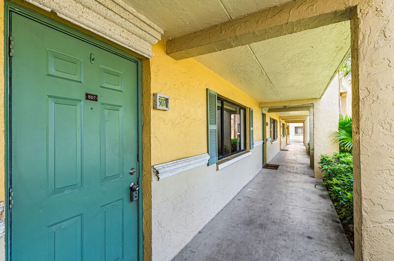 507 Meadows Circle — photo