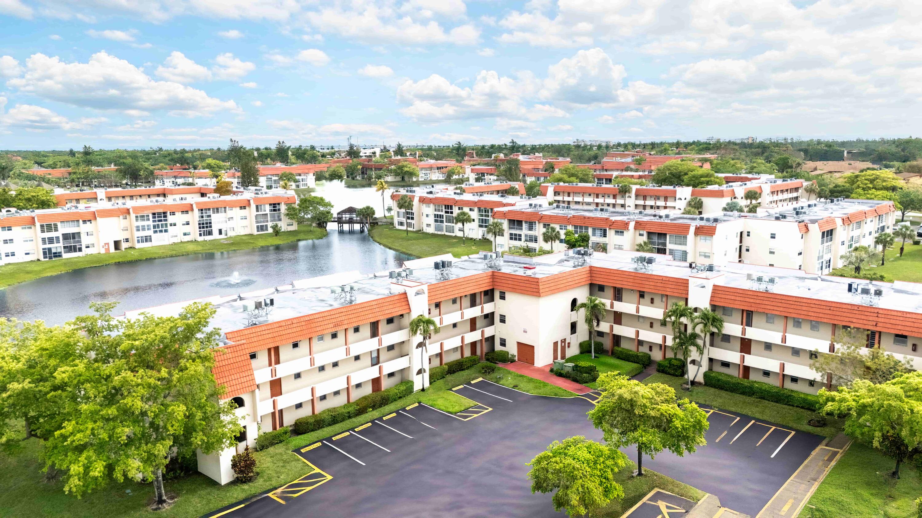 2800 Sunrise Lakes Drive W Apt 301 — photo