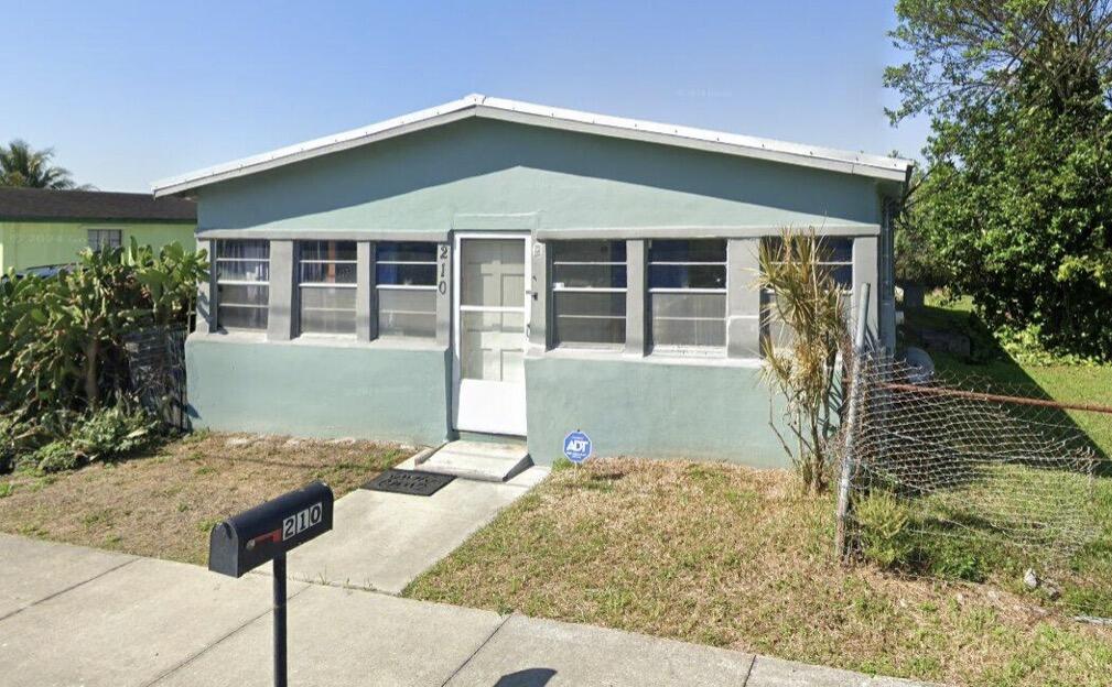 210 SW 12th Avenue SW — photo