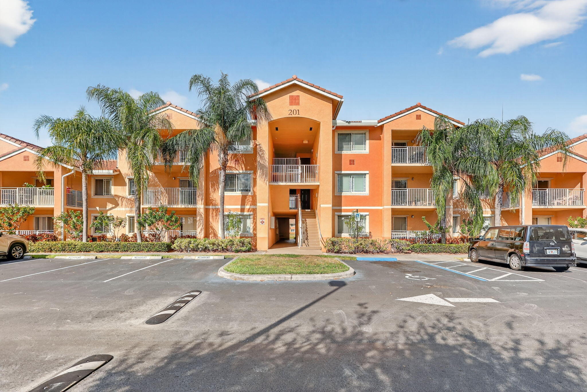 201 SW Palm Drive 201 — photo