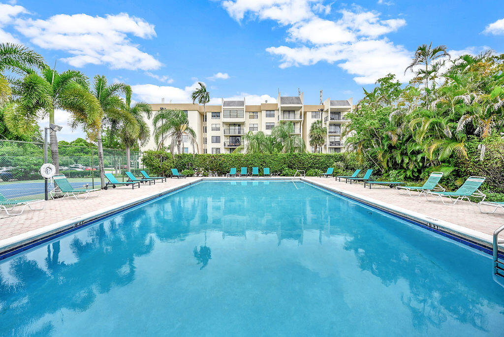 6190 Woodlands Boulevard 311 — photo