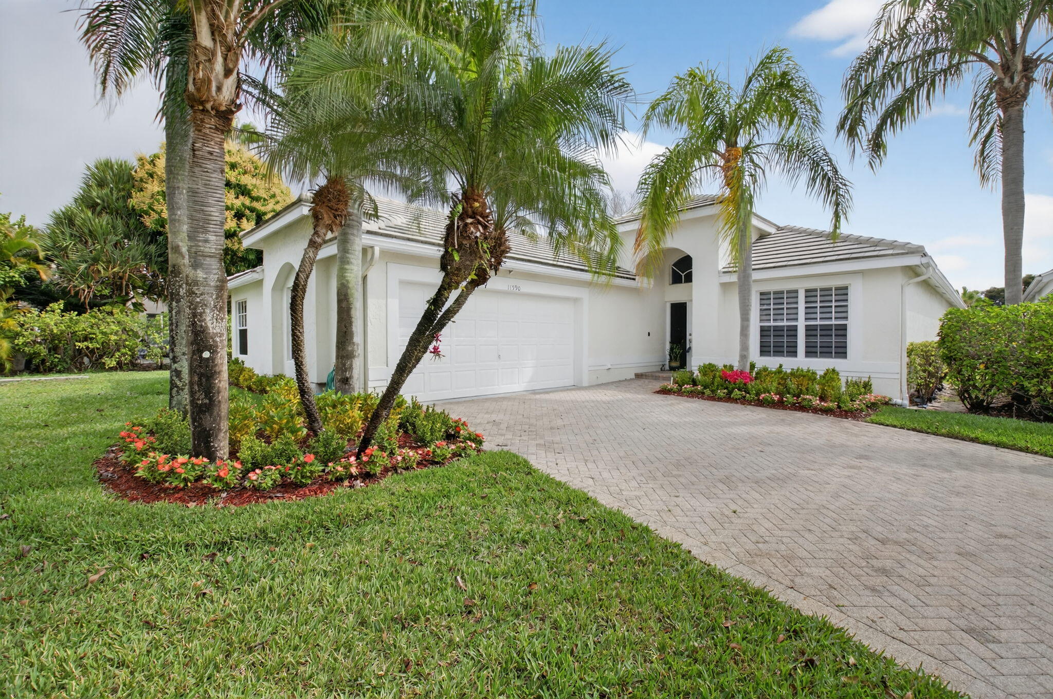 11590 Creekside Drive — photo