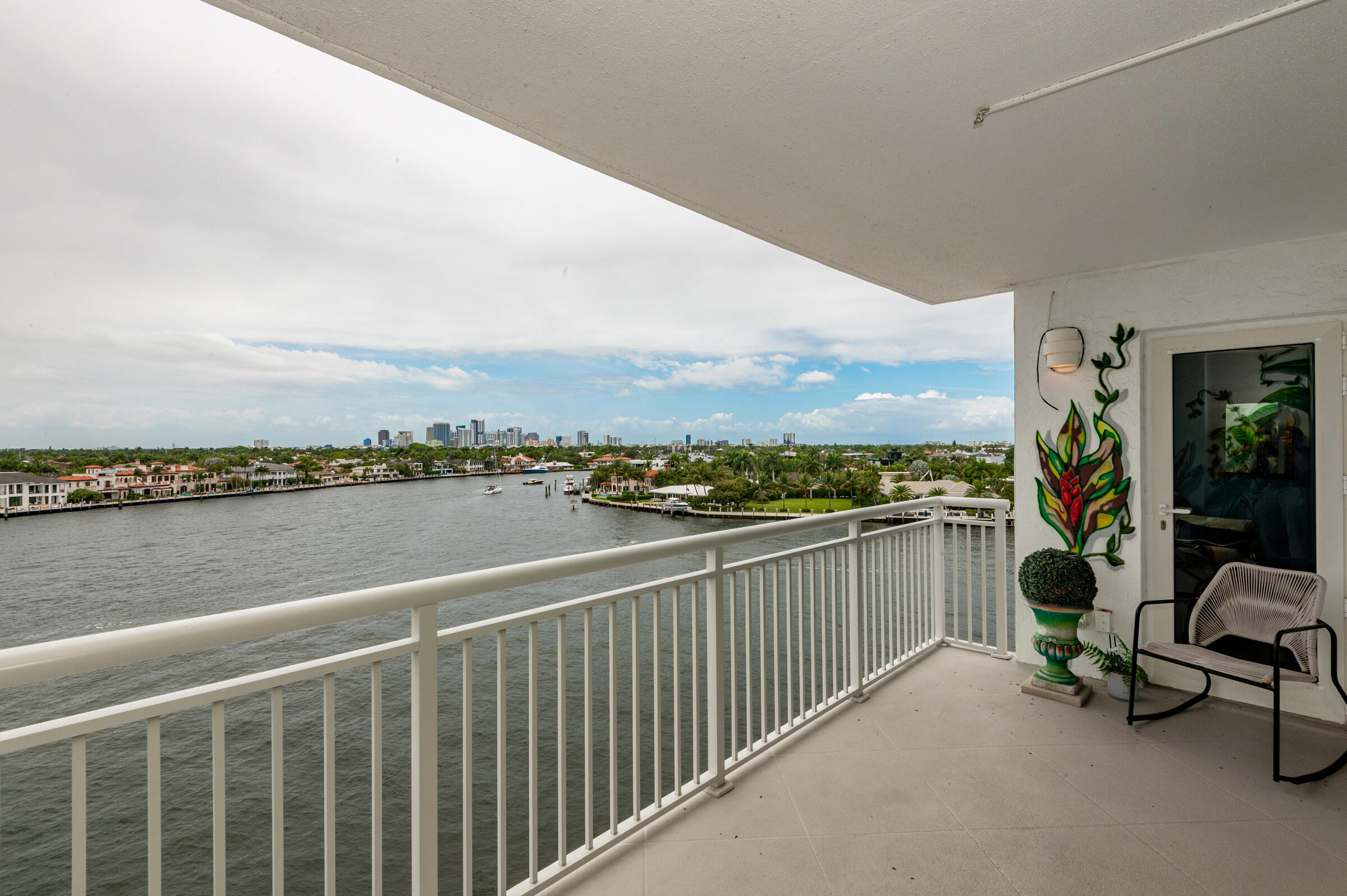 511 Bayshore Drive 707 — photo