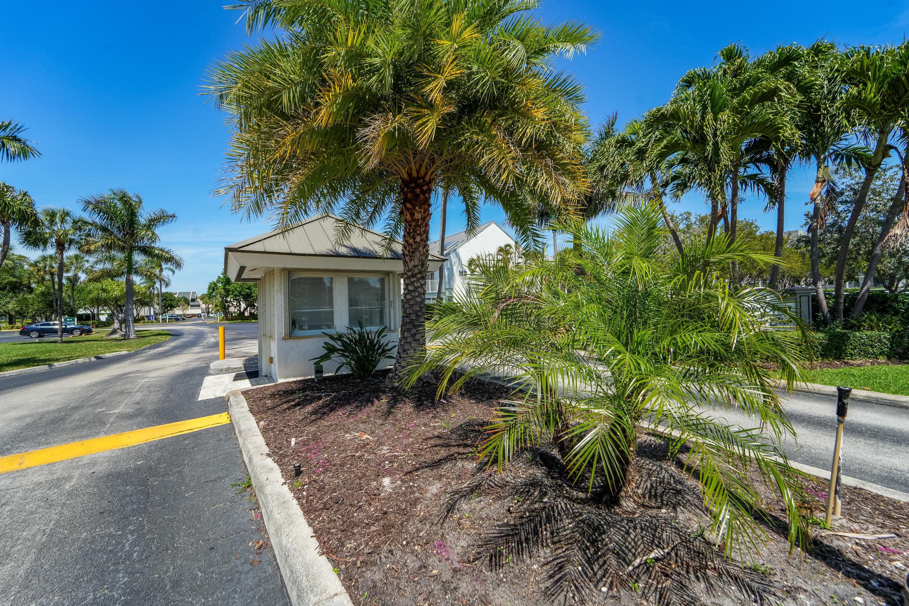 1605 S US Highway 1 Unit 303M1 — photo