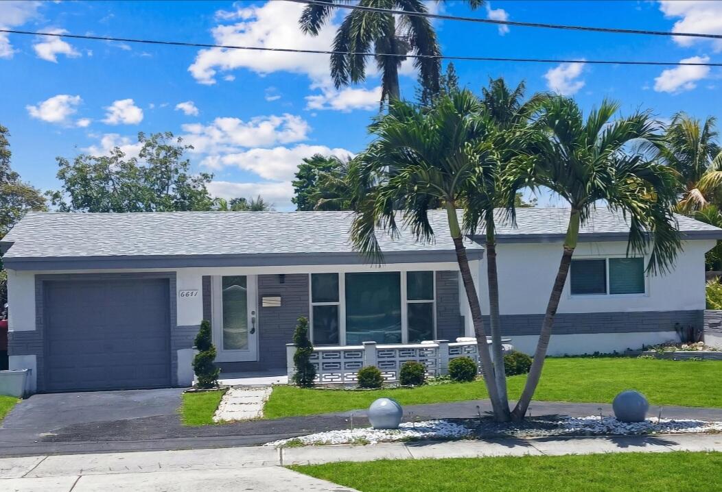 6641 Miramar Parkway — photo