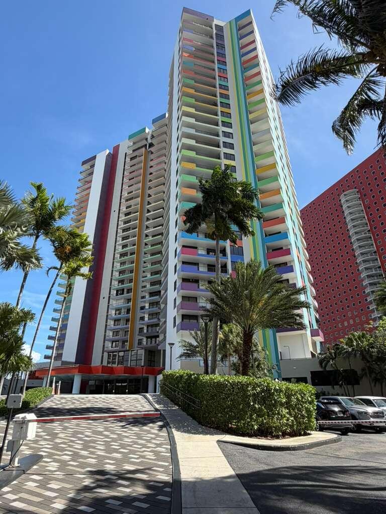 1581 Brickell Avenue 406 — photo