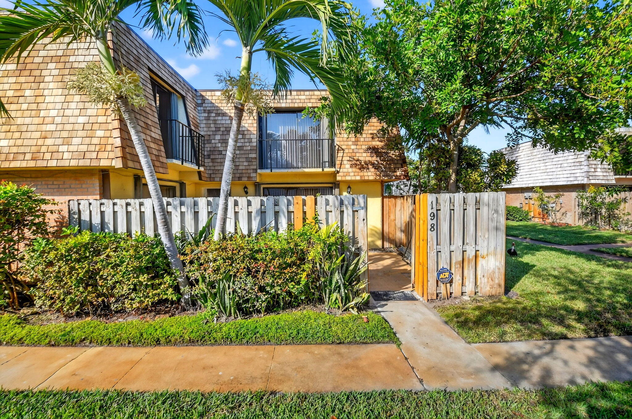 198 Lake Arbor Drive — photo