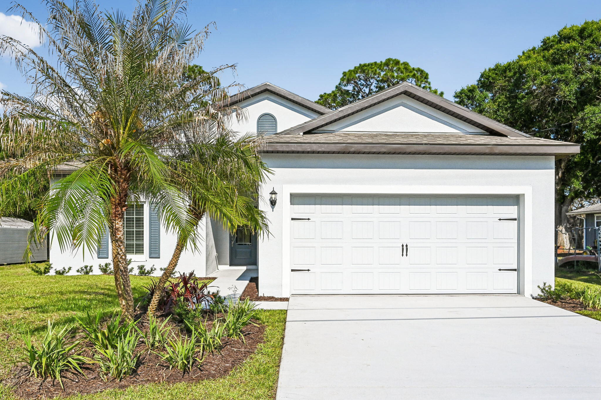 5204 Palm Drive — photo
