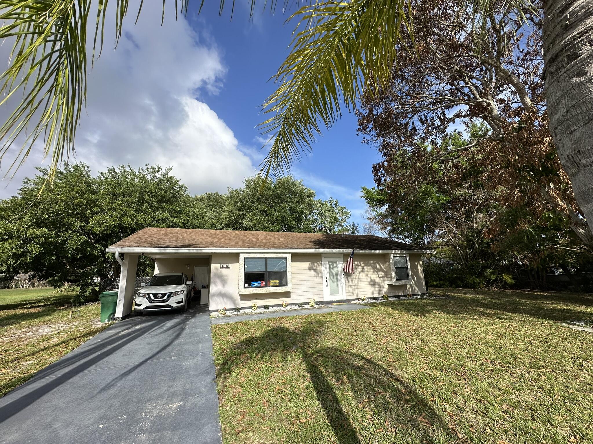 1818 SE Vesthaven Court — photo