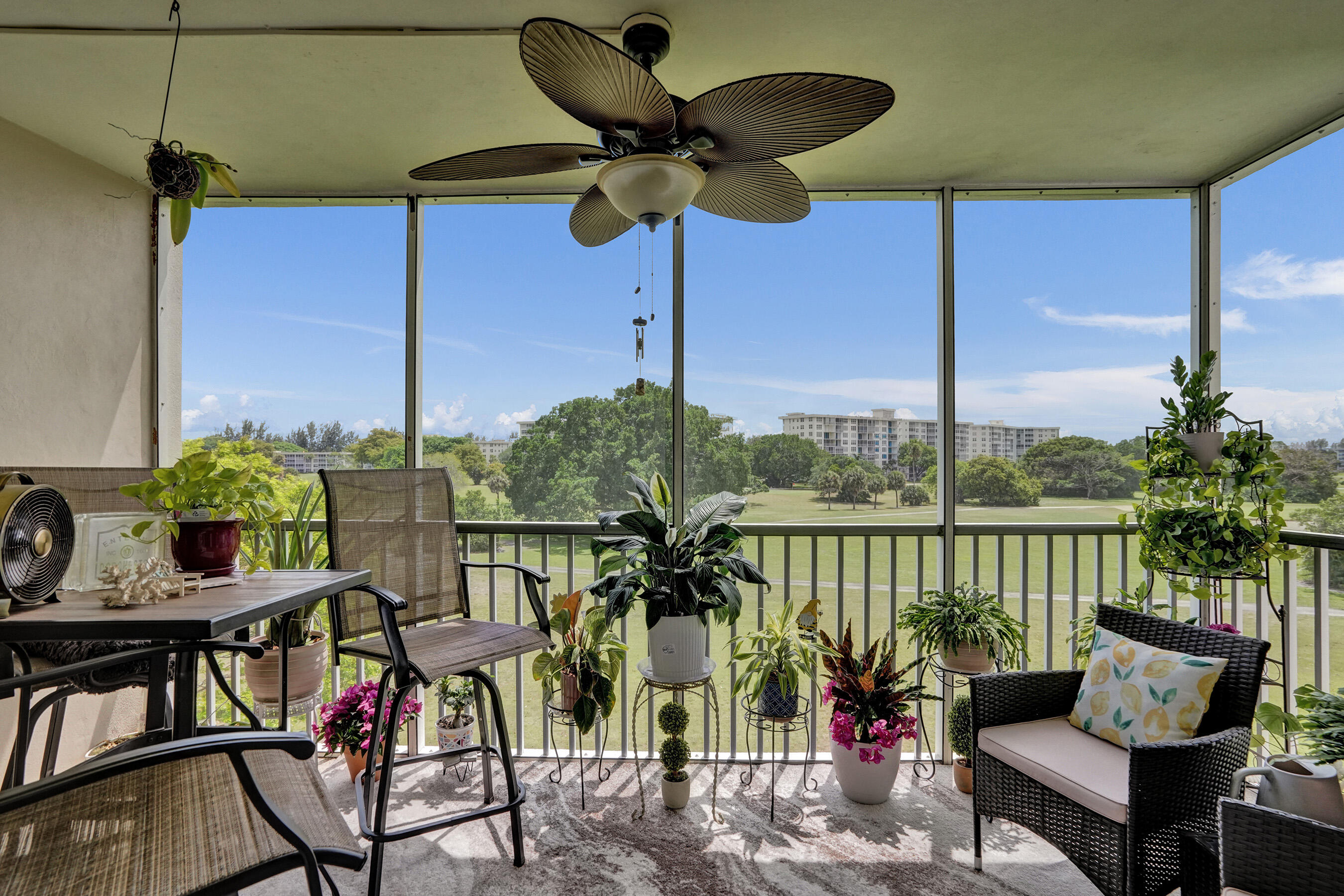 2850 N Palm Aire Drive 401 — photo