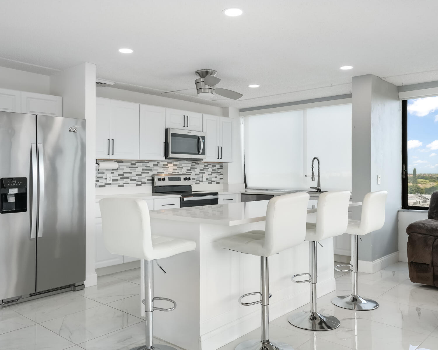 1500 Presidential Way 806 — photo