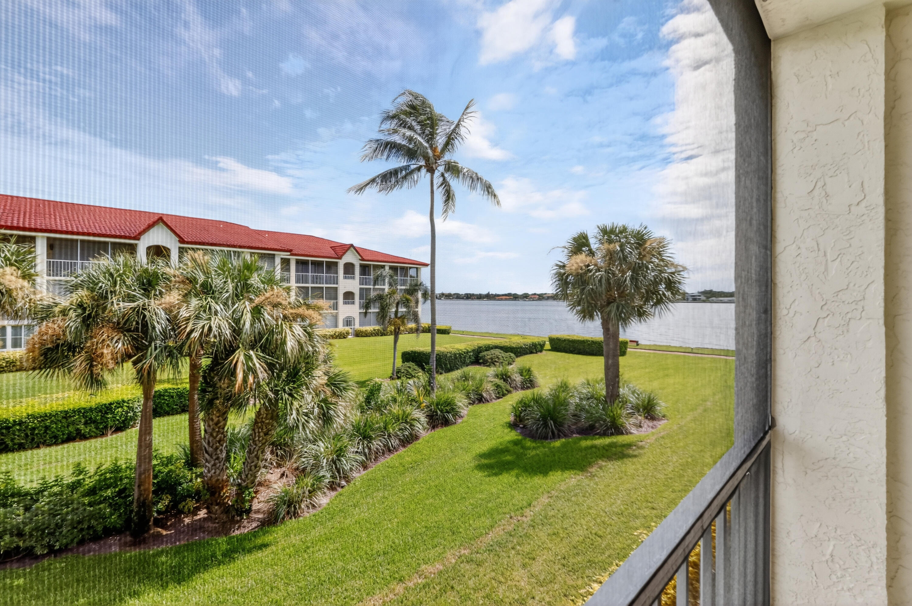 110 Half Moon Circle D2 — photo