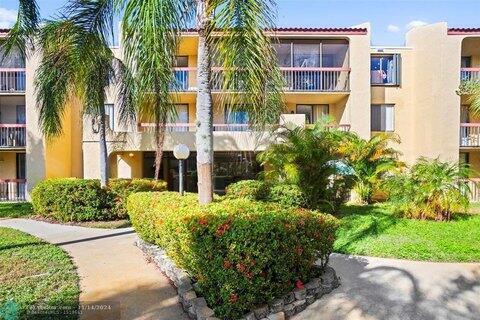 733 SE 1st Way 105 — photo