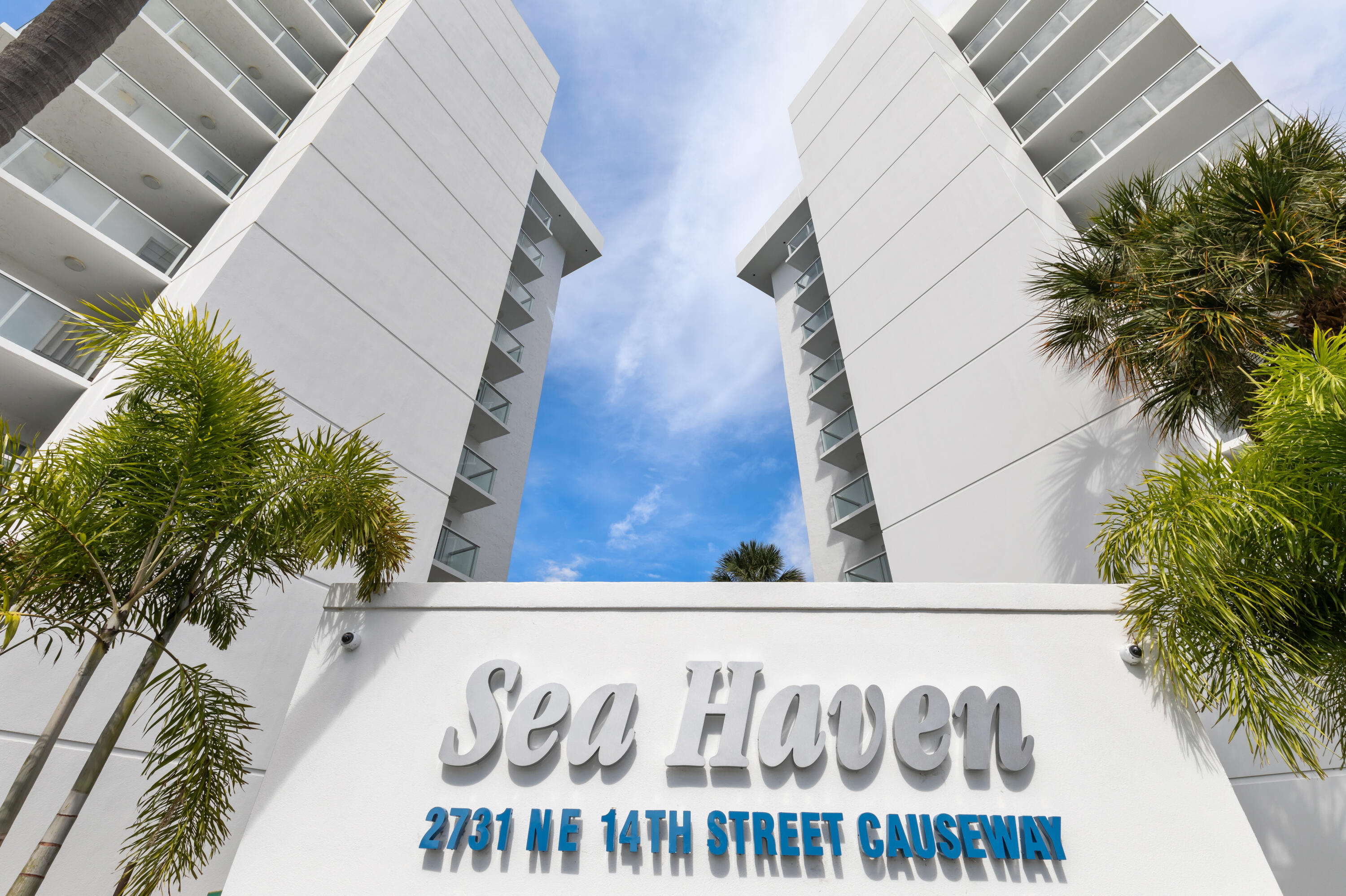 2731 NE 14th Street Causeway NE Apt 612 — photo