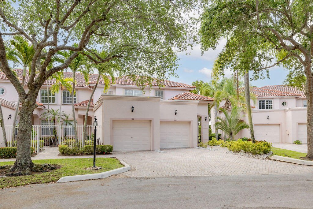 8050 Aberdeen Drive 202 — photo