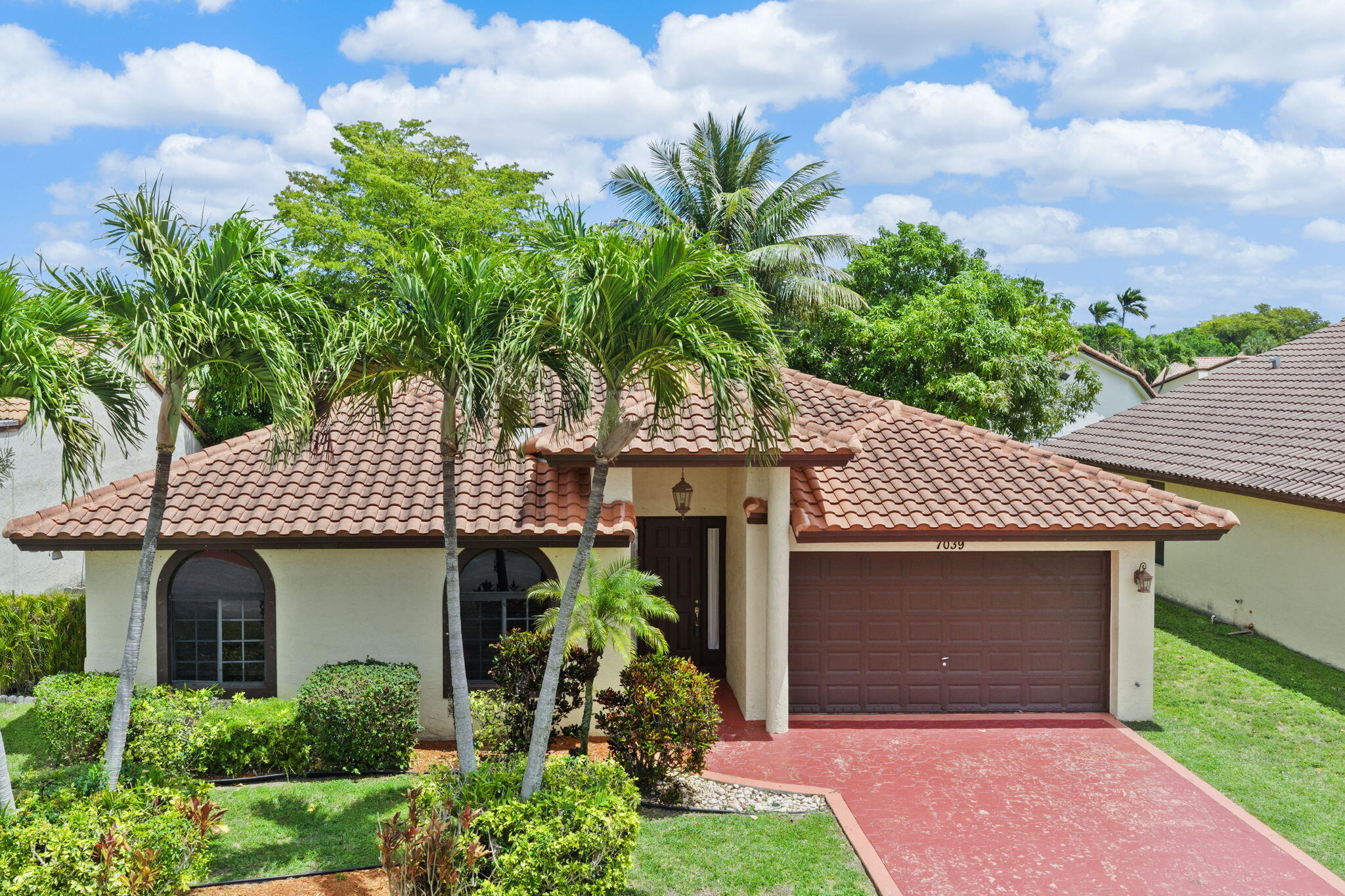 7039 Golf Pointe Circle — photo