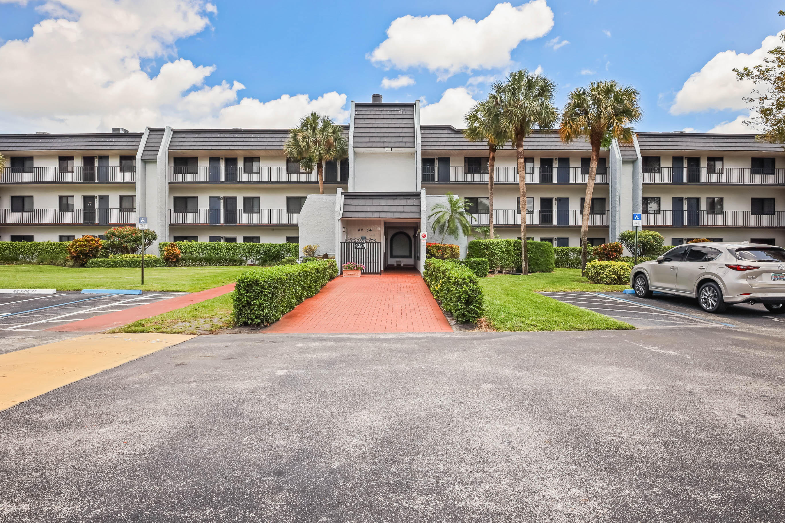 4254 Deste Court 208 — photo