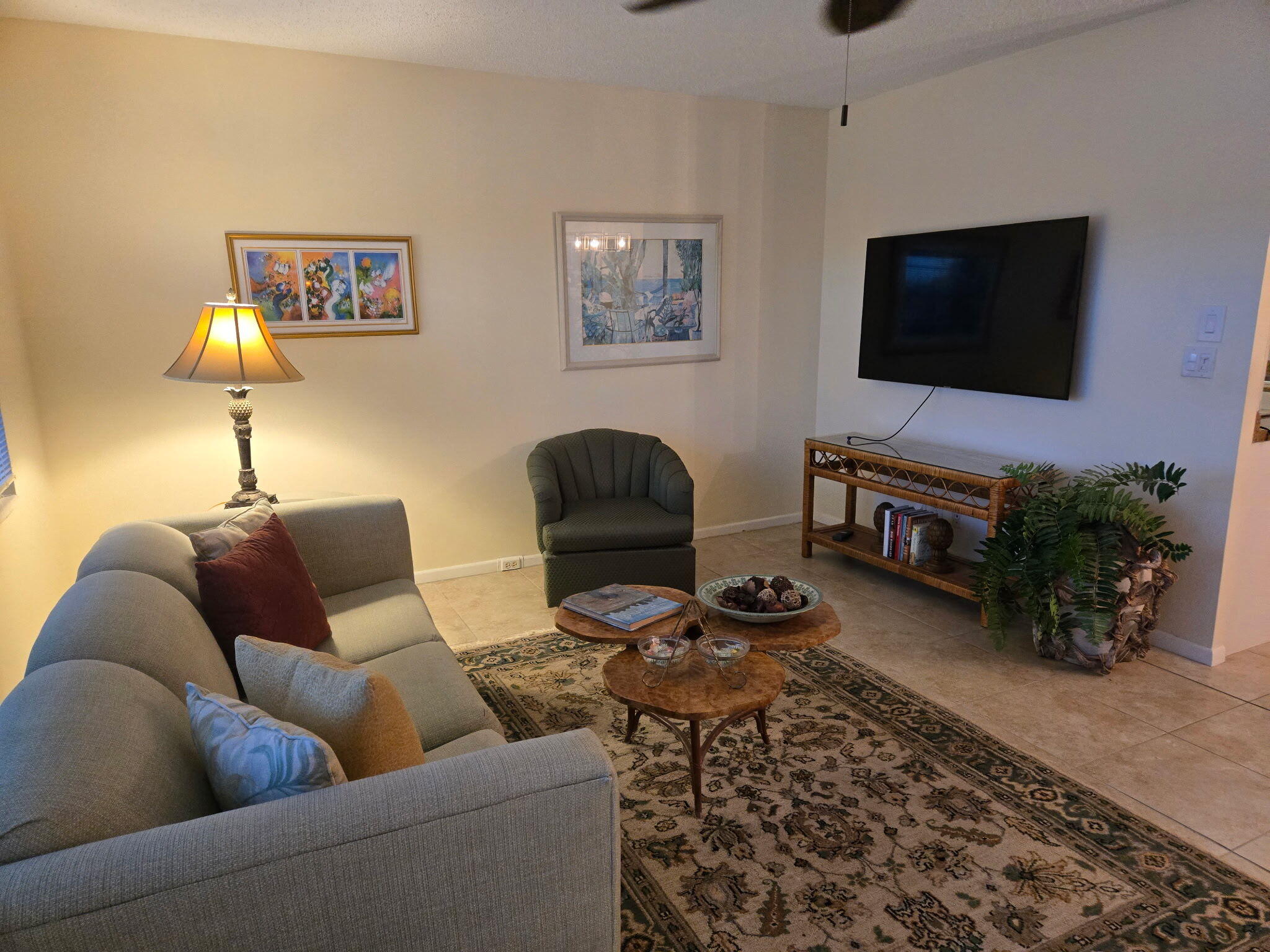 4047 N Newport N 4047 — photo